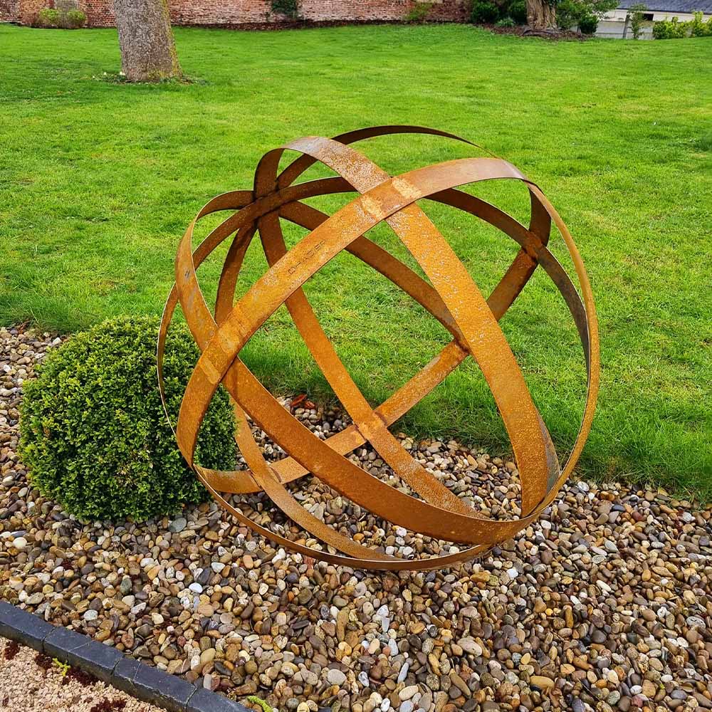 Boule deco jardin métal rouillé ajouré - sphère acier corten | JARDINEX